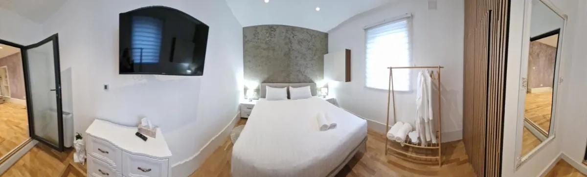Image 5 of Rokebea Luxury