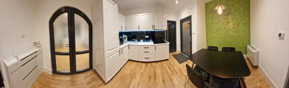 Image 3 of Rokebea Luxury