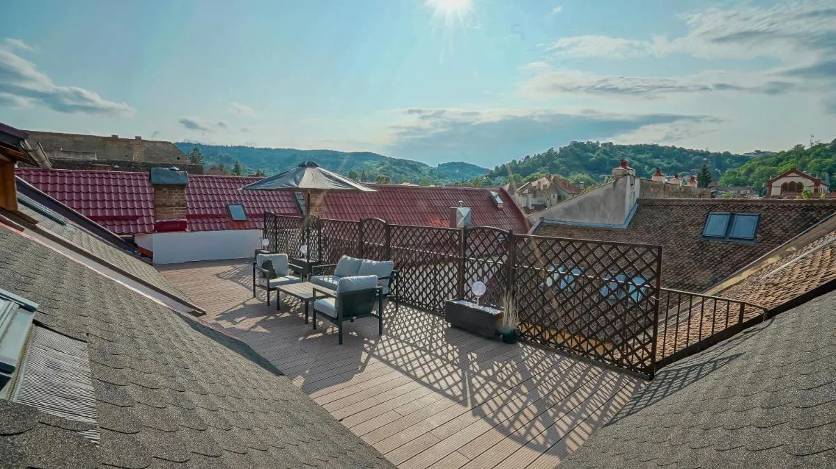 Image 5 of Rooftop proprety with Large Terrace & Stunning Views – Brașov