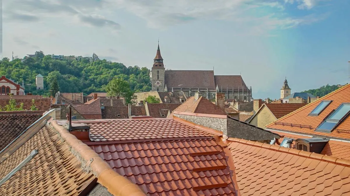 Image 2 of Rooftop proprety with Large Terrace & Stunning Views – Brașov