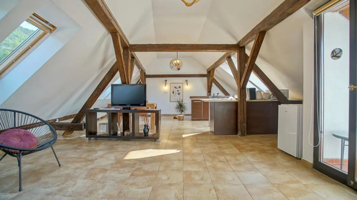 Image 4 of Rooftop proprety with Large Terrace & Stunning Views – Brașov