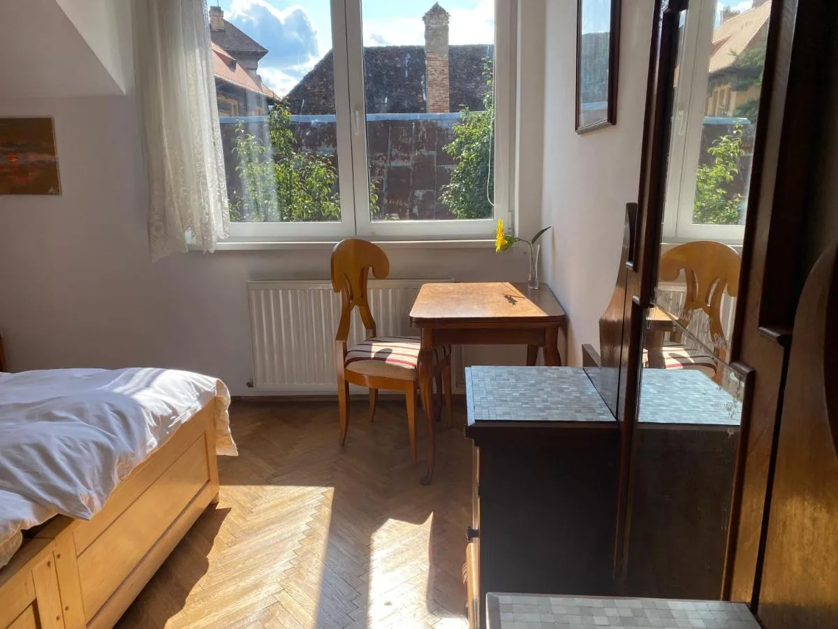 Image 3 of Rose’s OldTown Apartment