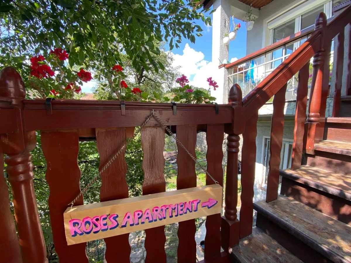 Image 4 of Rose’s OldTown Apartment