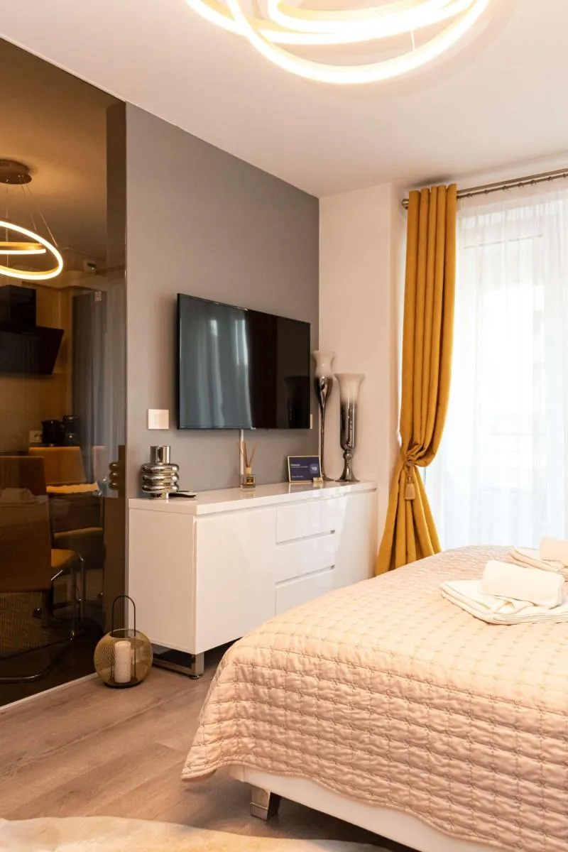 Image 6 of Royal Apartment