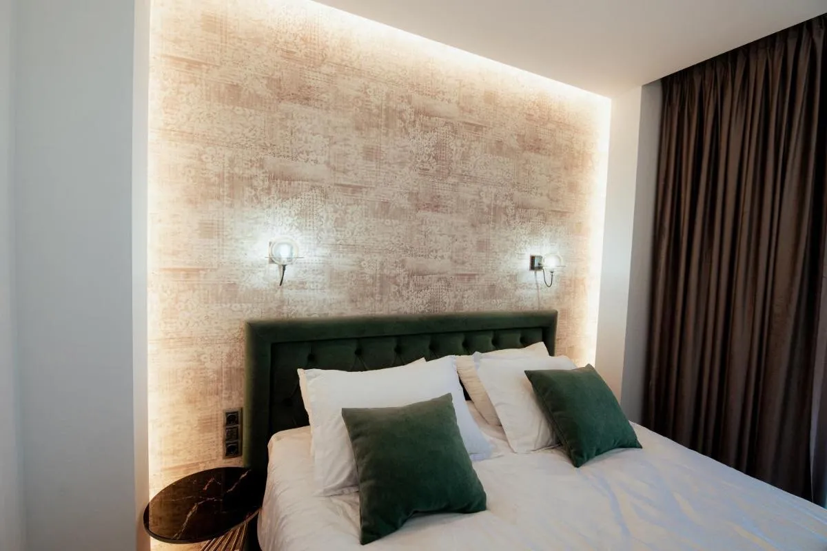 Image 2 of Royal Penthouse