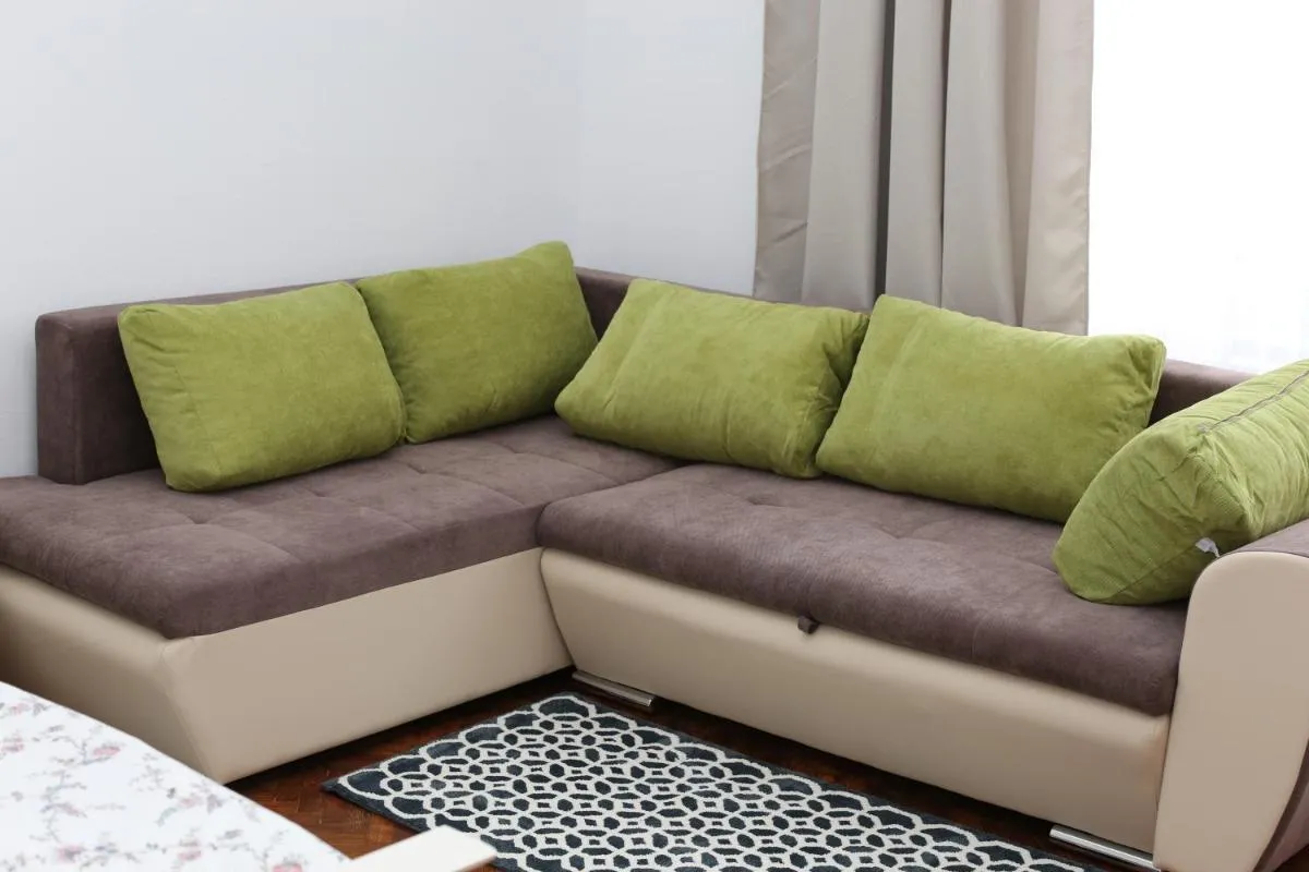 Image 2 of Schick apartment