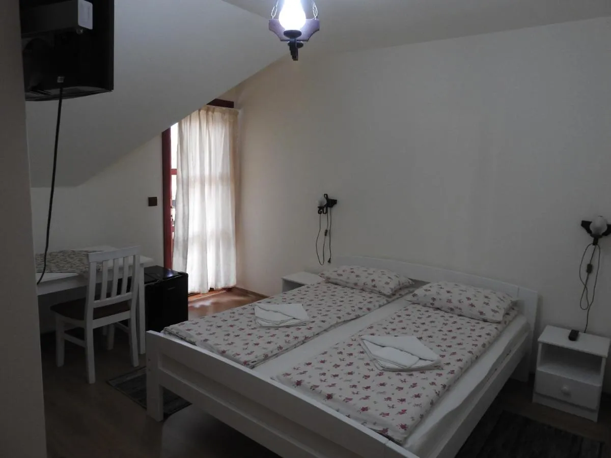 Image 3 of Skigyimes Guesthouse