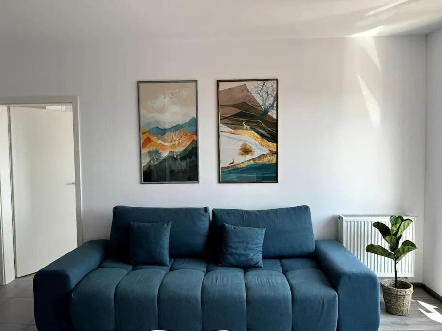 Image 1 of Skylark – Seville Studio cu Terasă & Vedere la Munte