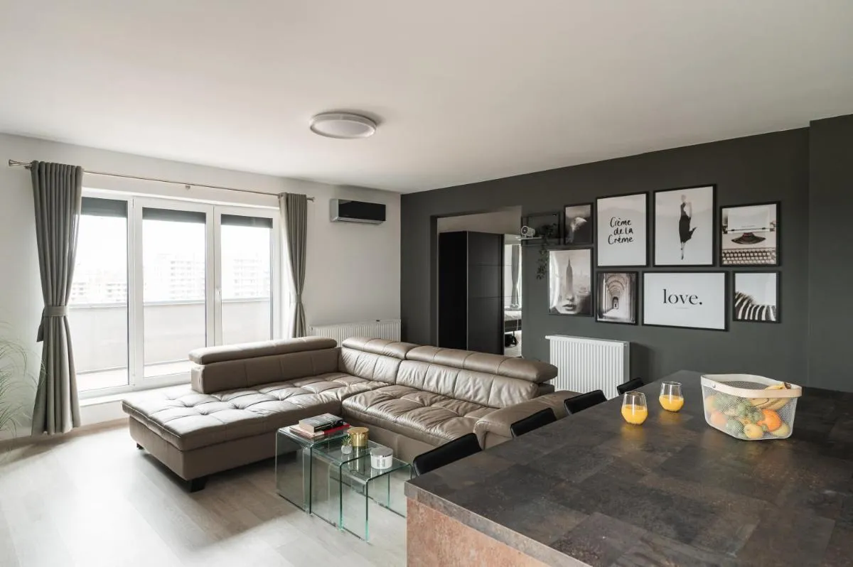 Image 7 of Skylark – Tokyo Penthouse with Jacuzzi, Movie Theater & Panoramic View