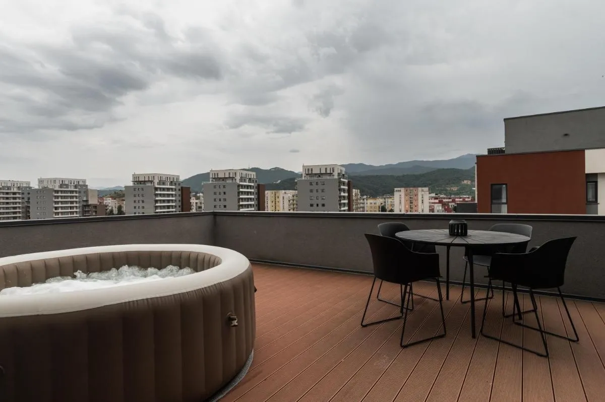 Image 3 of Skylark – Tokyo Penthouse with Jacuzzi, Movie Theater & Panoramic View