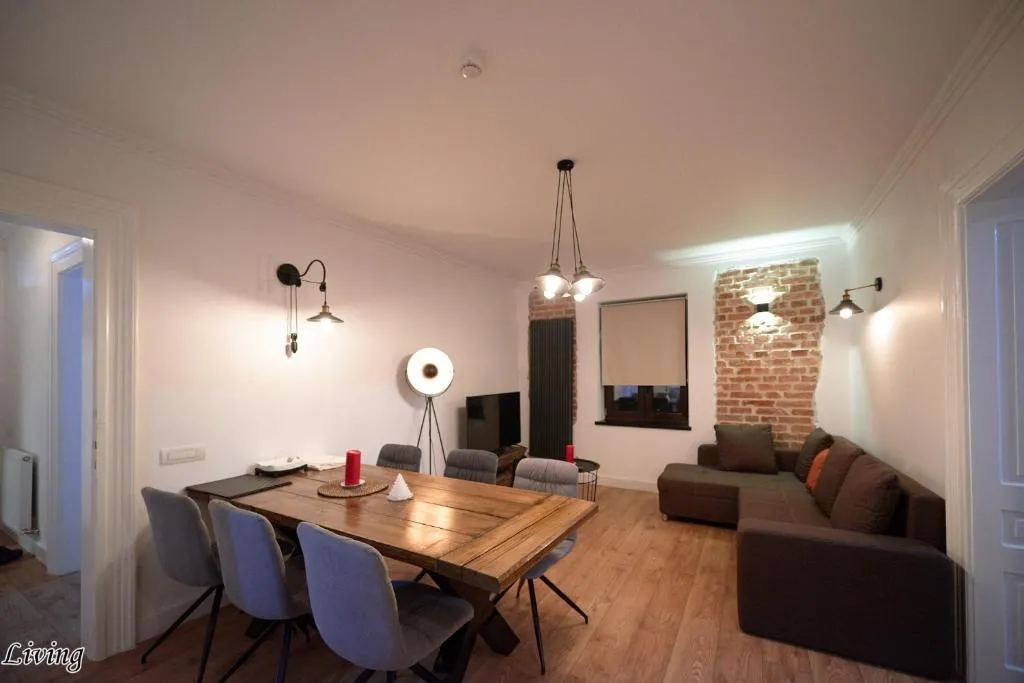 Image 1 of Smart Suite Poienii