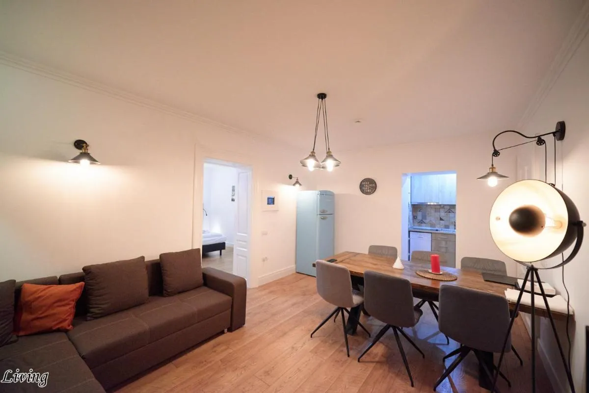 Image 5 of Smart Suite Poienii