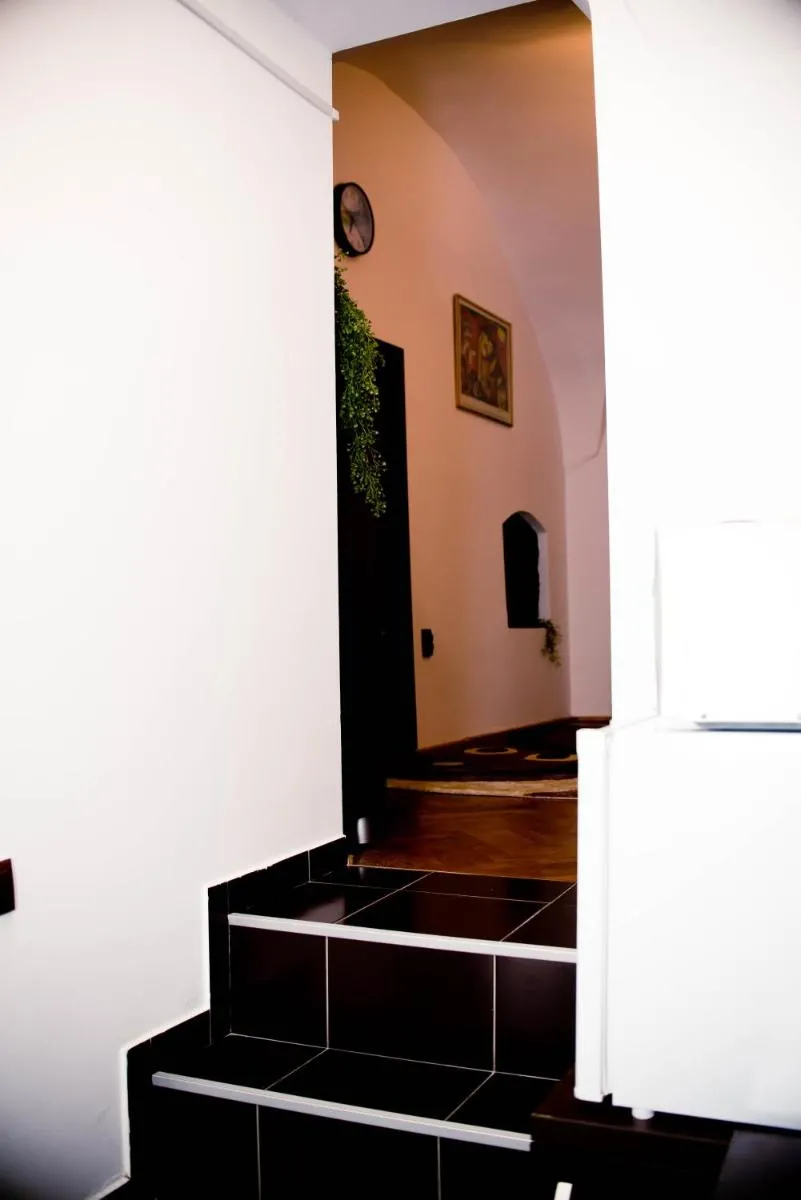 Image 7 of Studio Leena