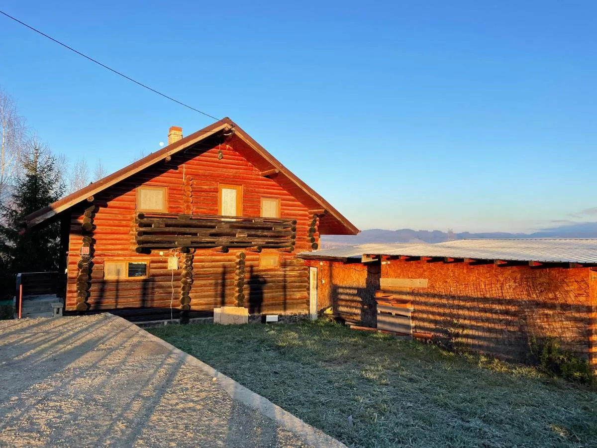 Image 2 of Stunning 4-Bed Chalet in Bran with Superb Panorama