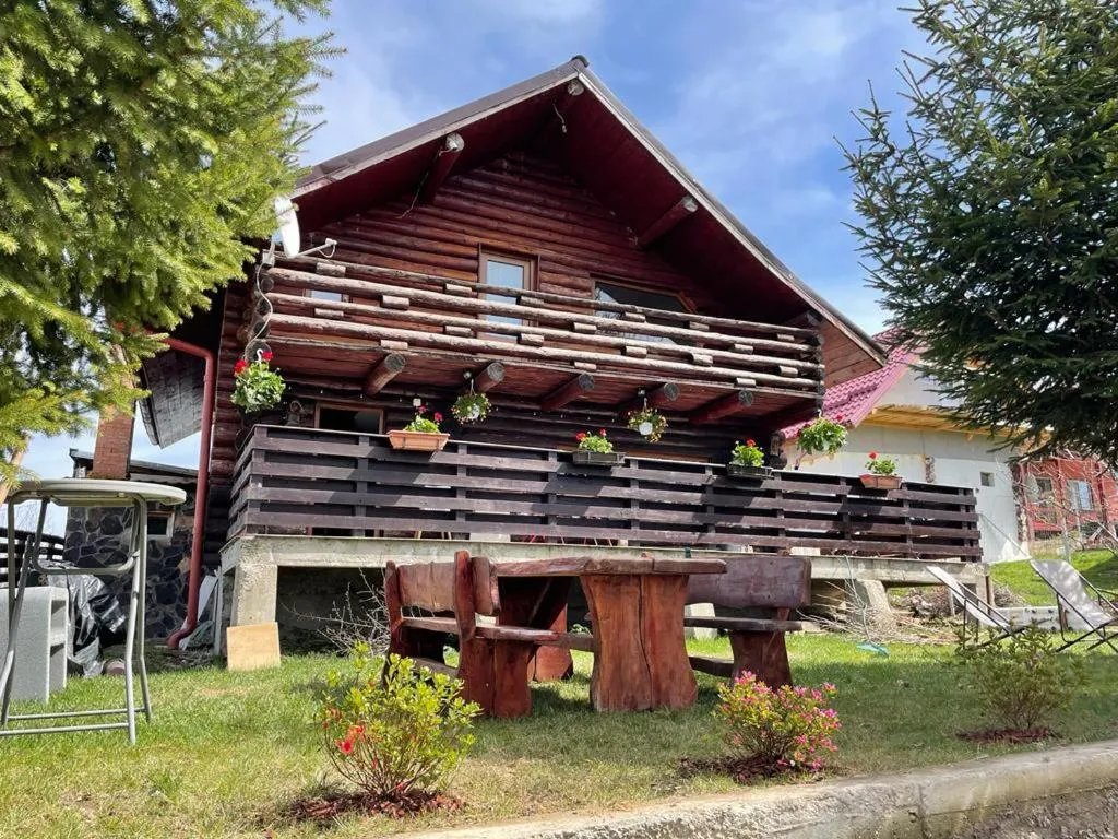 Image 1 of Stunning 4-Bed Chalet in Bran with Superb Panorama