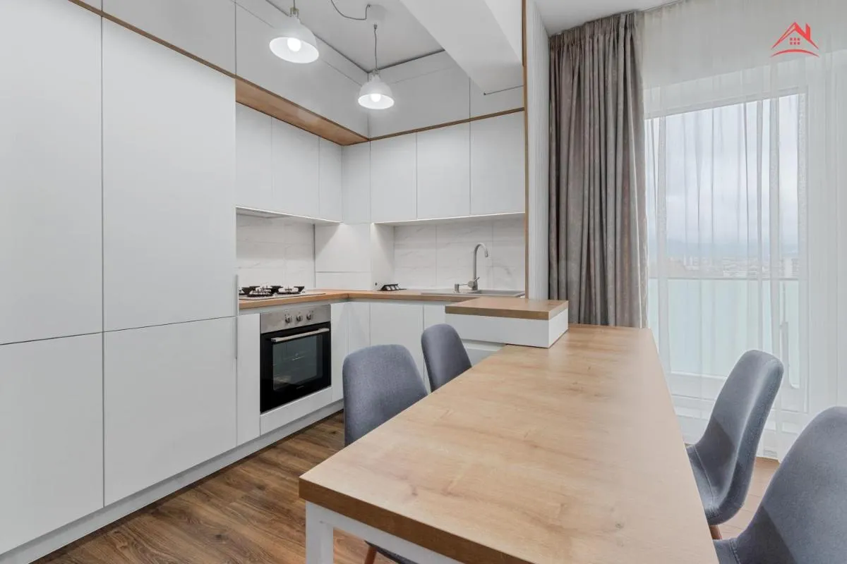 Image 3 of The View Apartment Vivamus Free Parking