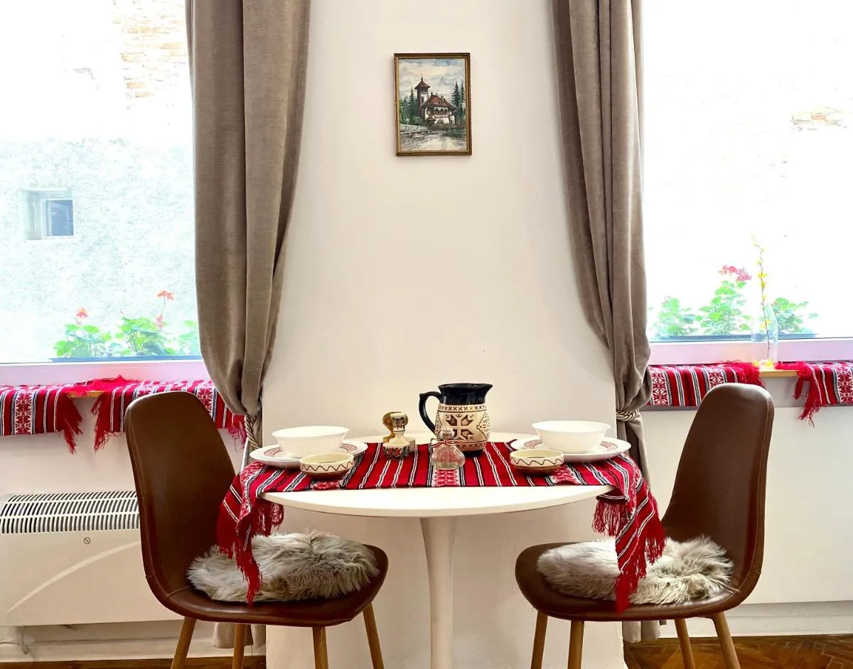 Image 2 of Traditional Meets Modern Apartment