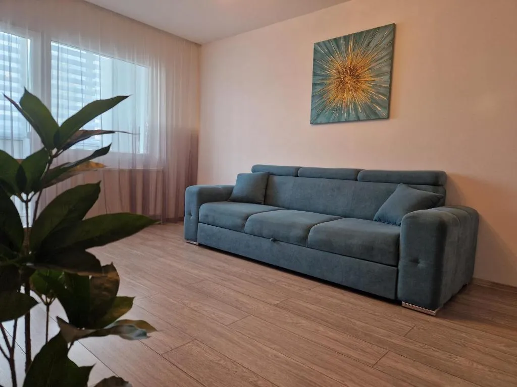 Image 1 of Turquoise apartment