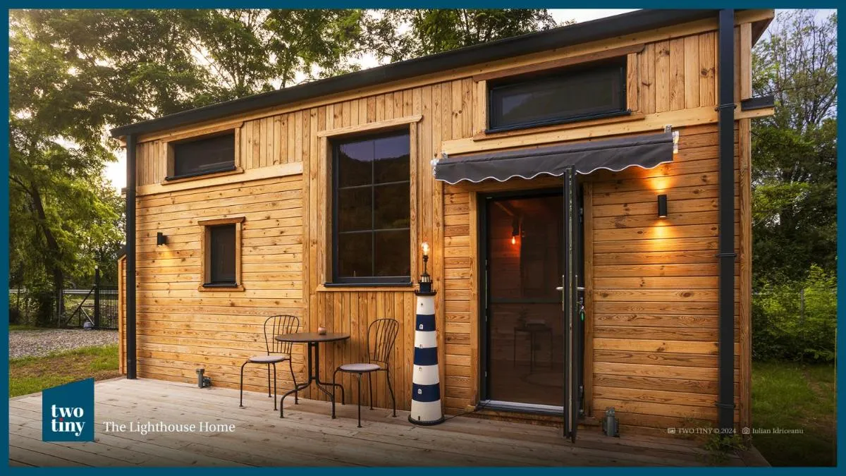 Image 2 of Two Tiny Houses