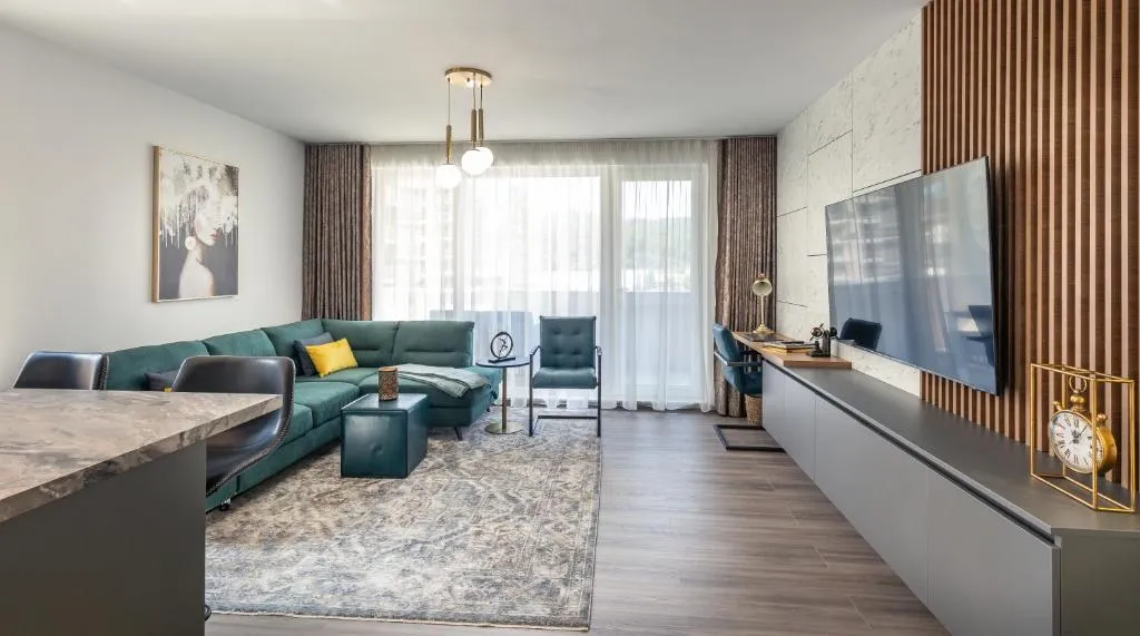 Image 1 of Urban Plaza Mountain View Luxury Retreat