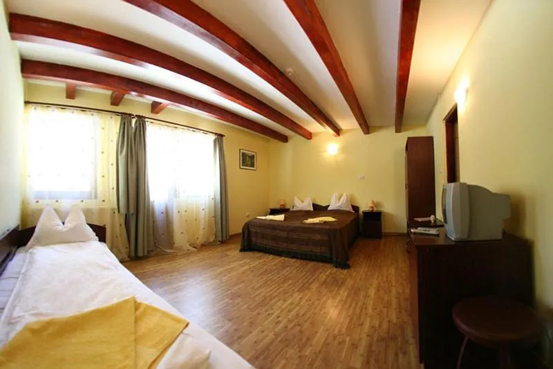 Image 2 of Vila Gal