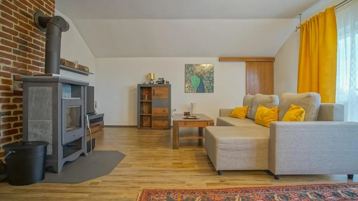 Image 5 of Vilux with indoor private parking