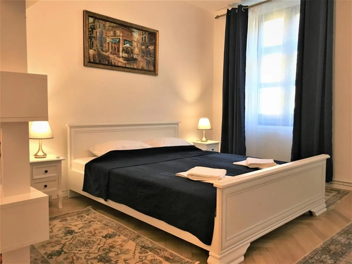 Image 2 of White Wolf Apartment