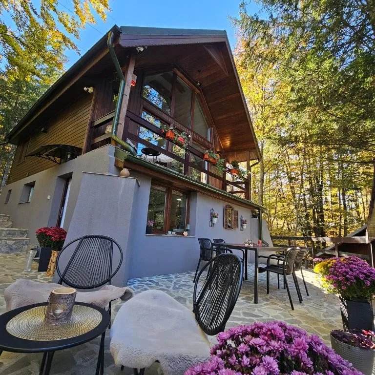 Image 1 of Wild House