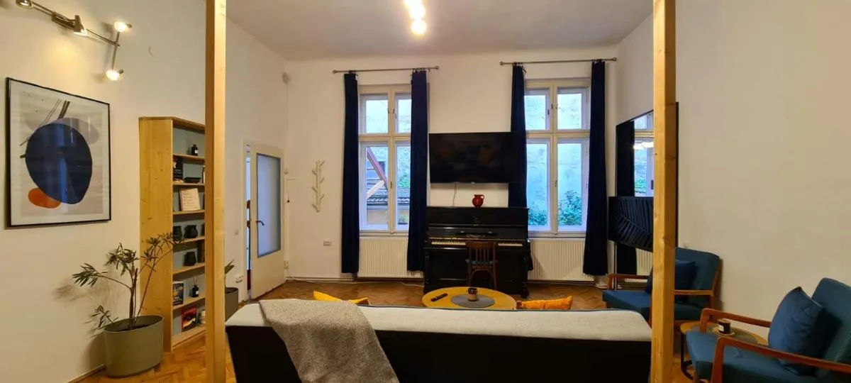 Image 3 of Zeiss house