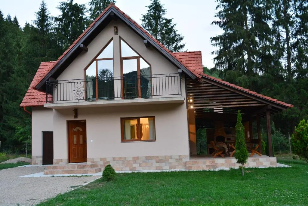 Image 1 of cabana din padure