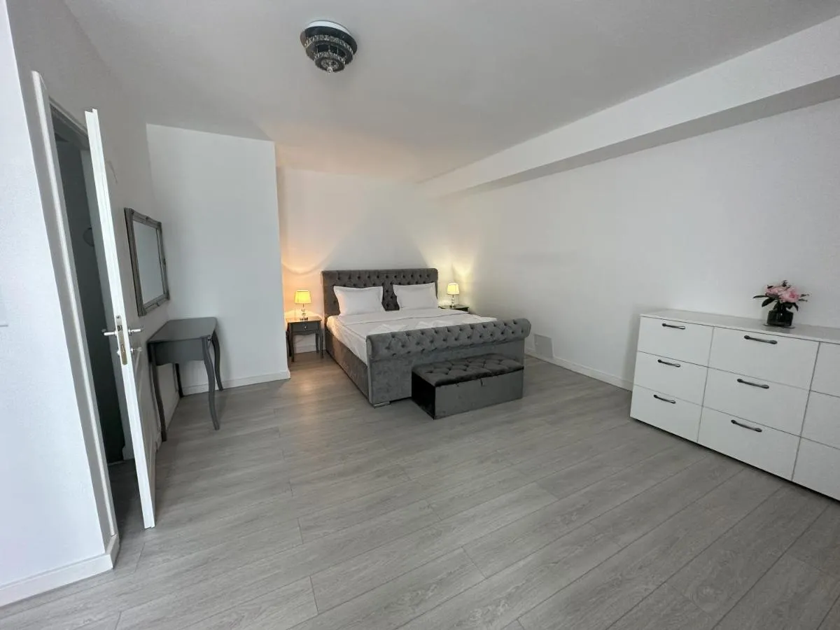 Image 2 of elisio – Maple House