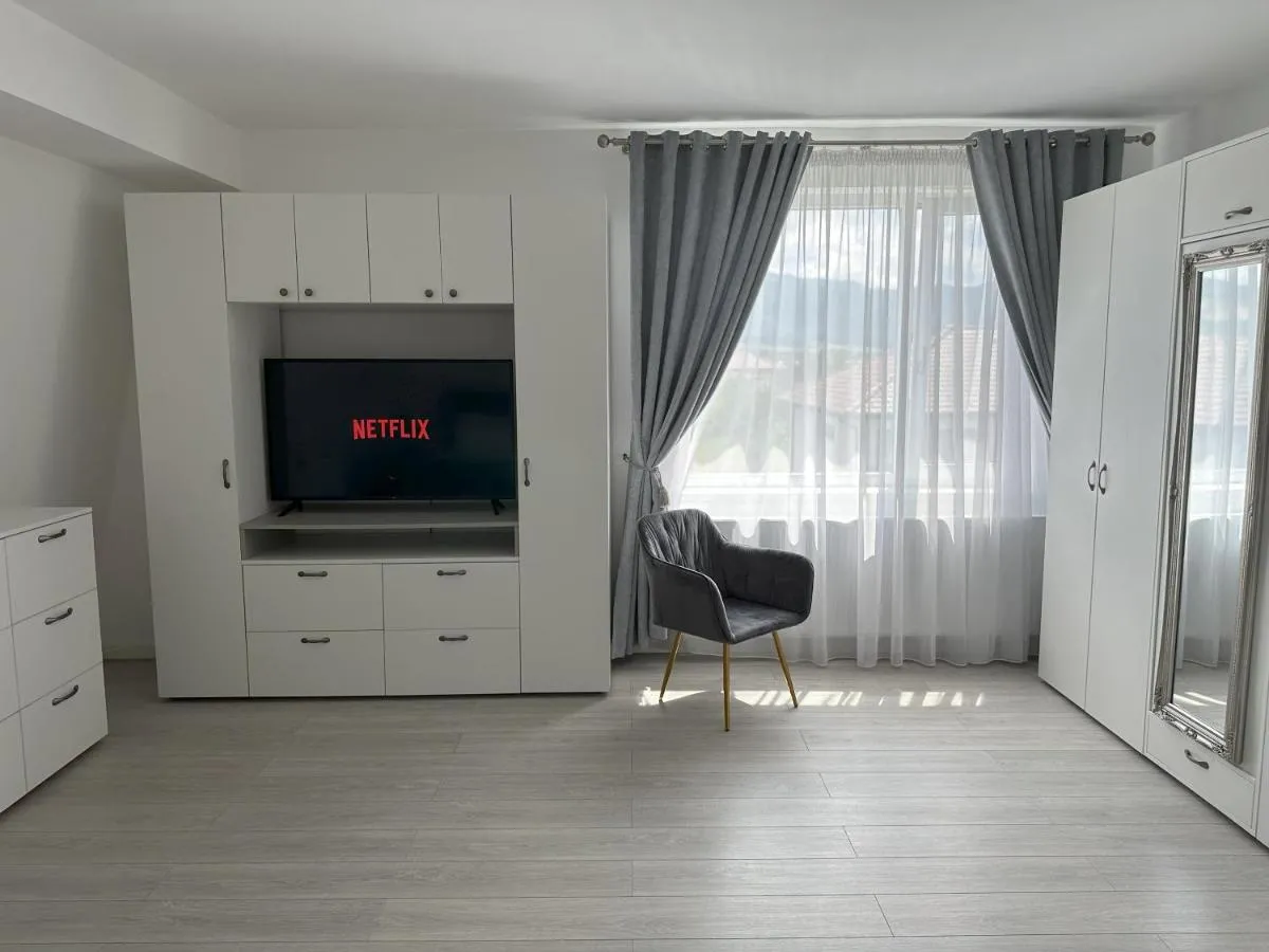 Image 3 of elisio – Maple House