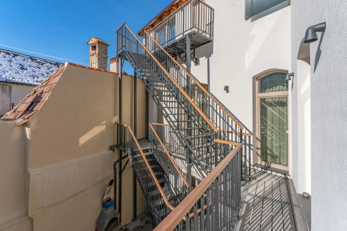 Image 4 of premium suites Postavarului