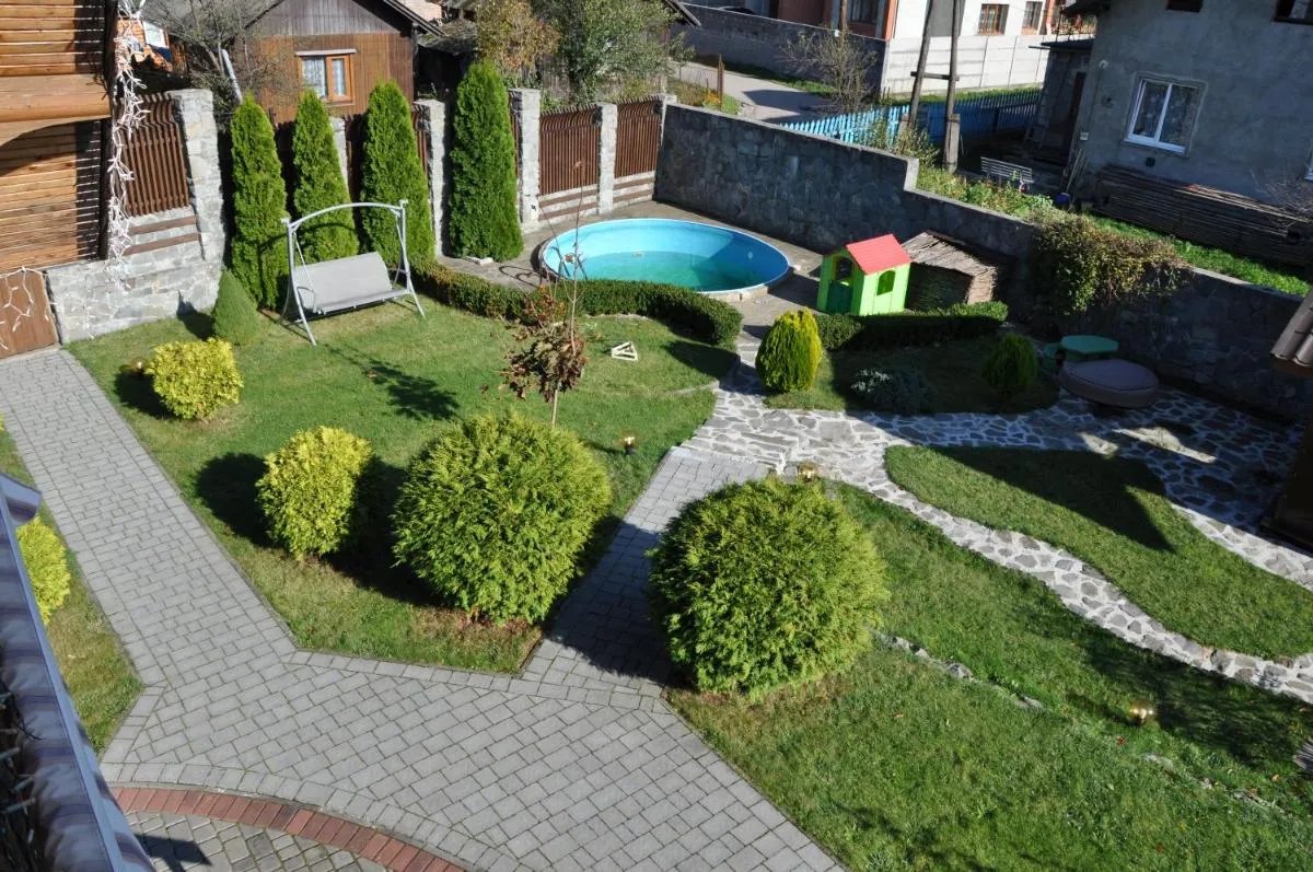 Image 2 of Cottage Smerekovyi