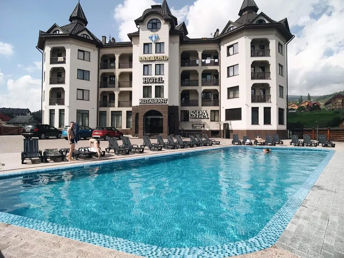 Image 3 of Diamond Resort White