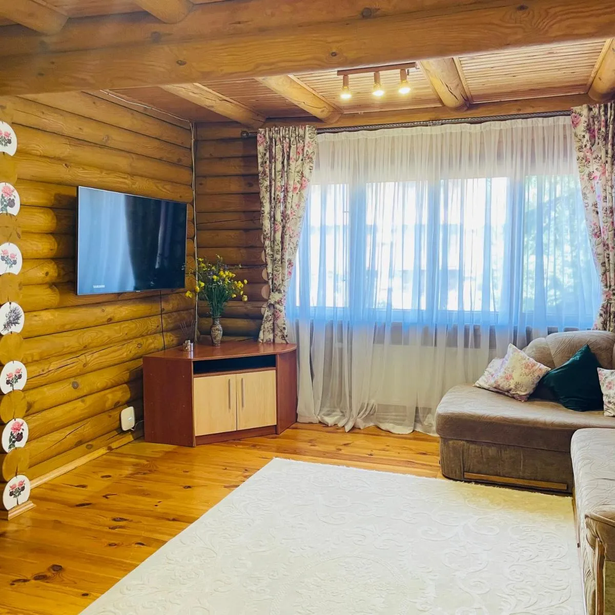 Image 7 of Еко котедж Яблуницька троянда