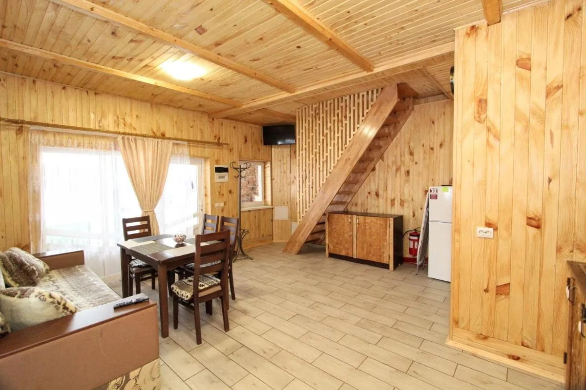Image 3 of На Дачній