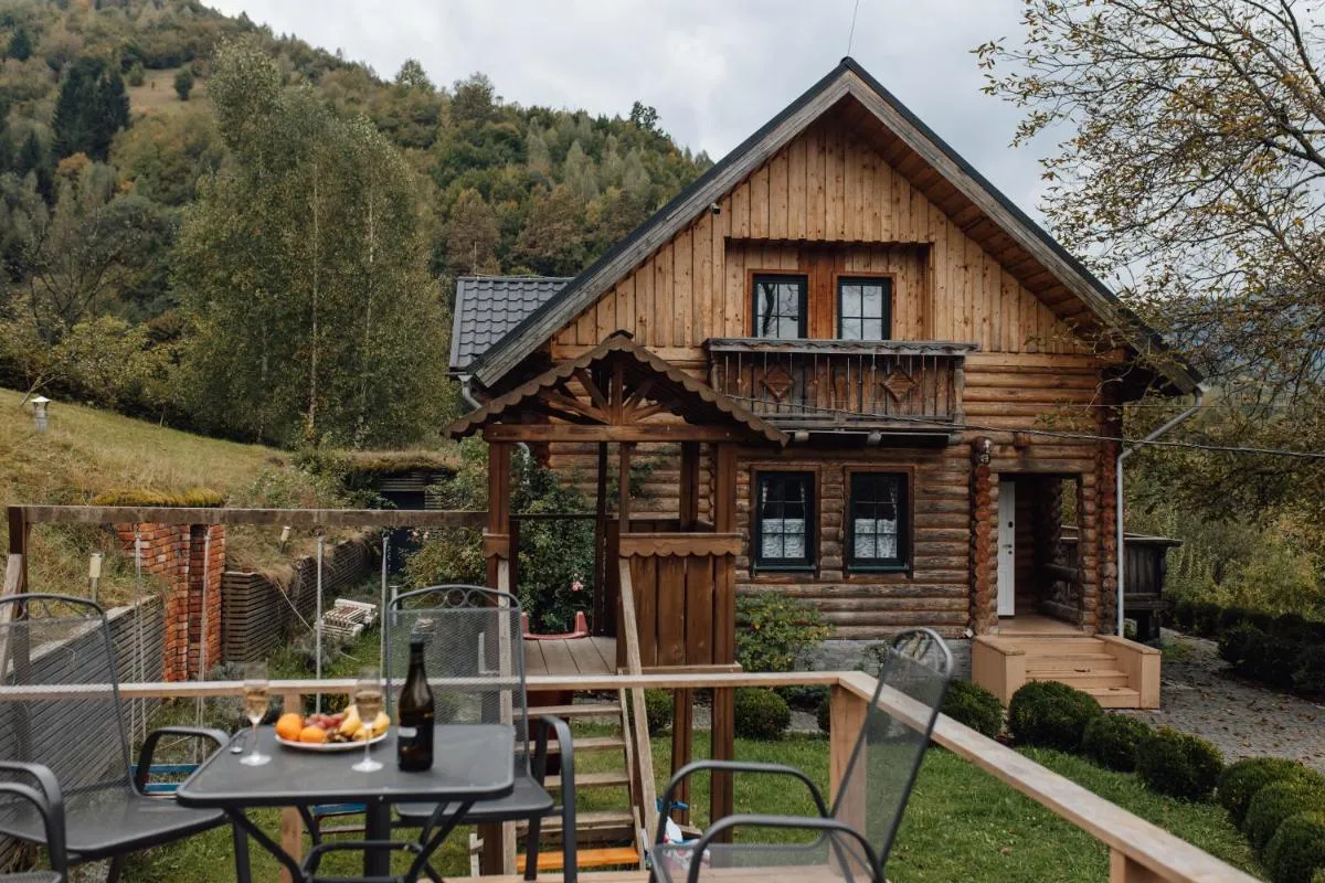 Image 2 of Rakhiv House
