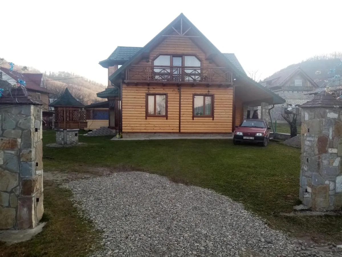 Image 2 of Садиба Федорчуків Гірська хатина
