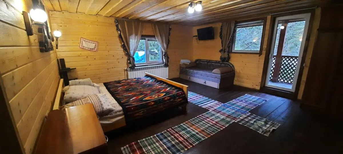 Image 2 of Сімейний номер 1 Садиба У Ані